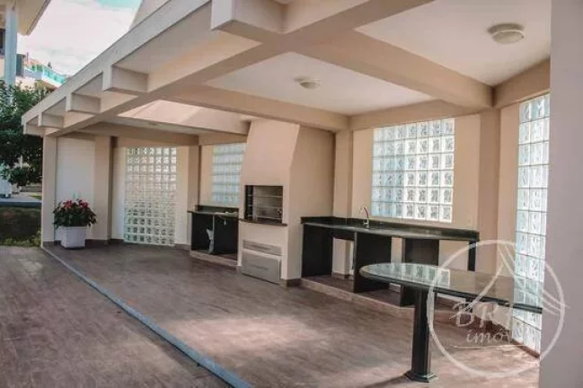 Imagem Vendo maravilhosa casa no Bosque das mansões São jose SC