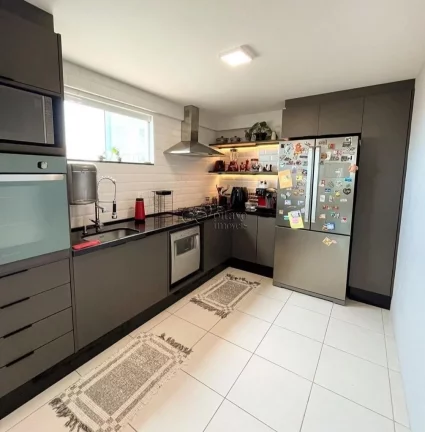 Imagem Apartamento de luxo no Centro de Macaé-RJ: 3 quartos, 3 suítes, 2 salas, 4 banheiros, 2 vagas, 120m2 de área. Venda ou locação!