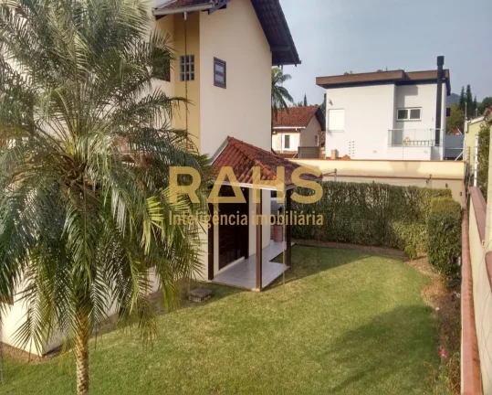 Imagem Linda e ampla residência em uma região tranquila do bairro América. Sobrado de dois andares, no p...