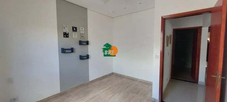 Imagem Chácara para Venda em Mairinque, Jardim Oriental, 3 dormitórios, 1 suíte, 1 banheiro, 1 vaga
