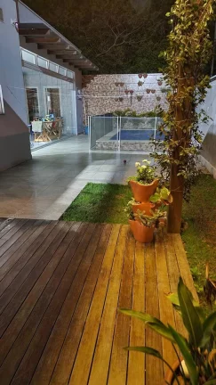 Imagem Casa em condomínio fechado á venda com 3 quartos em Forquilhas