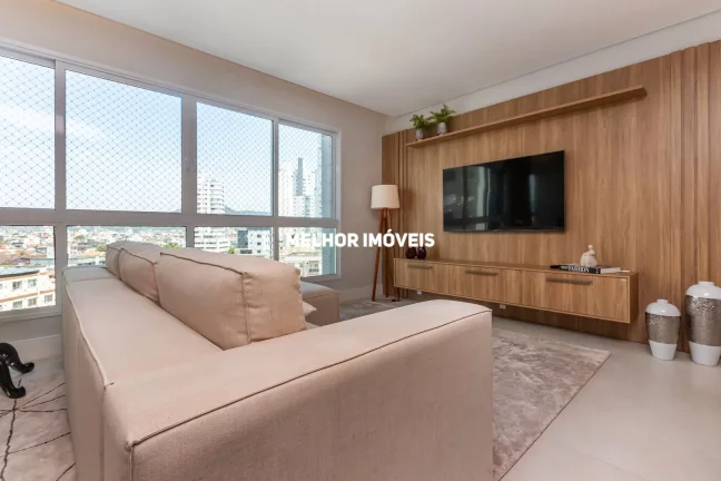 Imagem Apartamento à venda com 4 quartos sendo 2 suítes e 2 vagas de garagem localizado em Balneário Camboriú