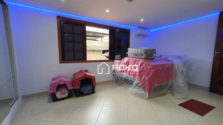 Imagem Sobrado com 4 dormitórios à venda por R$ 610.000,00 - Vila Rio de Janeiro - Guarulhos/SP