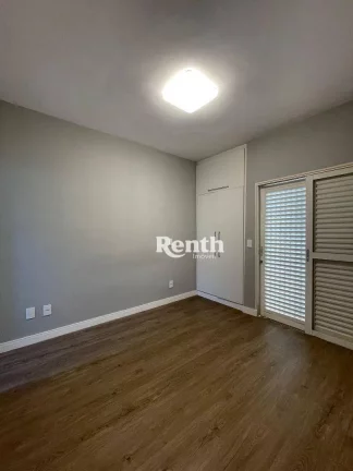 Imagem Sobrado em condomínio com 3 dormitórios por R$ 530.000