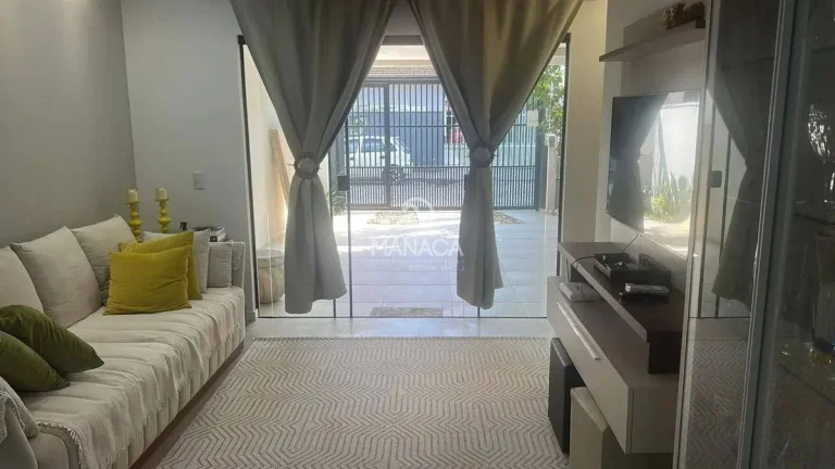Imagem Excelente Geminado no Centro de Piçarras – 110m², Completo e Muito Bem Localizado!