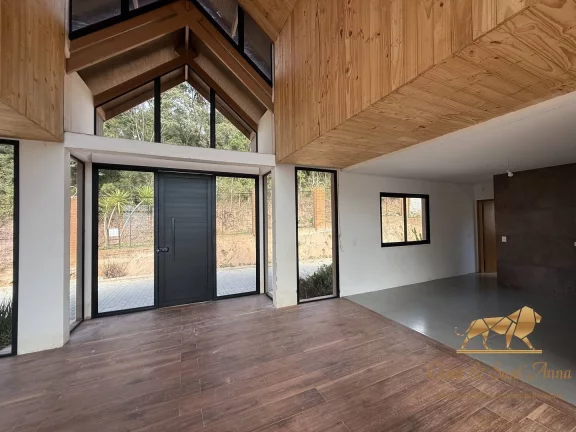 Imagem Linda Casa a Venda com Vista Permanente em Campos do Jordão