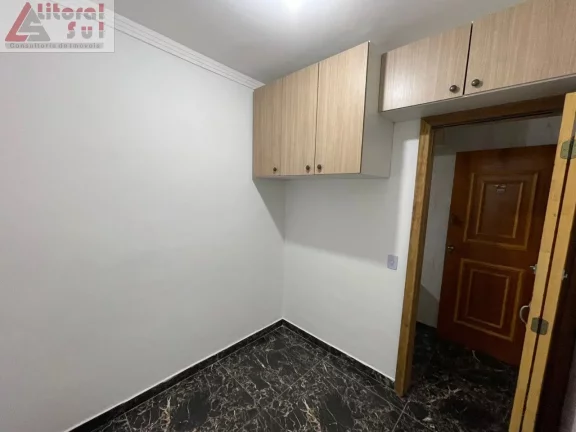 Imagem Apartamento à venda na Ocian Praia Grande-SP: 1 quarto, 1 sala, 1 banheiro, 1 vaga de garagem e 32m² de área!