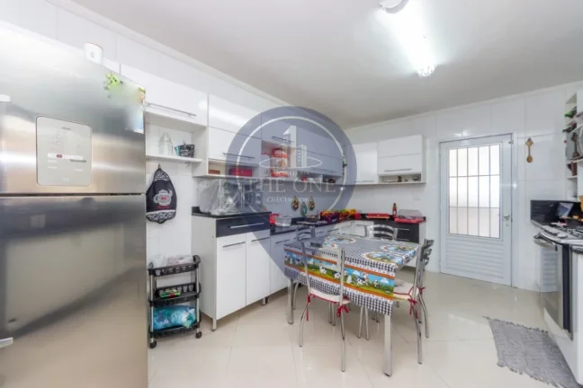 Imagem Imperdível: Casa à venda em São Paulo-SP, Vila Guarani (z Sul) com 3 quartos, 3 suítes, 2 salas, 4 banheiros e 2 vagas de garagem, 200m².