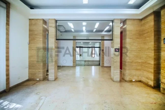 Imagem Casa Comercial de Alto Padrão para Locação no Jardim América, São Paulo-SP: 6 Salas, 6 Banheiros, 20 Vagas - 824m²!