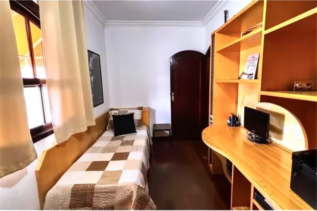 Imagem Sobrado Sustentável: Residência Aconchegante com Energia Renovável, Espaço Gourmet, Suítes Luxuosas e Memórias Inesquecíveis em 150m²