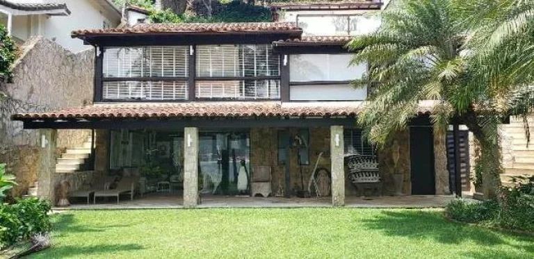 Imagem Área de Terras 113.554m² e BENFEITORIAS, na Praia de Caetés, Angra dos Reis - RJ Projeto do arquiteto Vicente Giffoni, para construção de Empreendimento com pousada (12 suítes) e Bangalôs (30 unidades).LANCE R$ 30.000.000,00