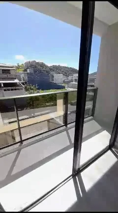 Imagem Sobrado a venda em Camboriú, bairro São Francisco, 3 suítes