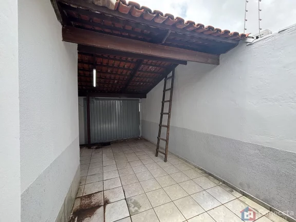 Imagem Casa para Locação no Santa Terezinha em Patos de Minas – 3 Quartos, Suíte e Garagem