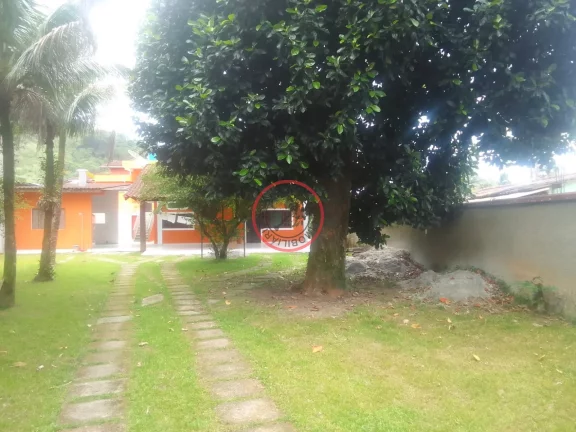 Imagem CASA COM 4 QUARTOS AREA GOURMET ,1 FLAT INDEPENDENTE , LAVANDERIA, AMPLO JARDIM E ESTACIONAMENTO ,ACEITA PERMUTA DE IMOVEIS