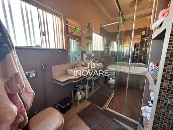 Imagem Casa com 4 dormitórios à venda, 206 m² por R$ 1.800.000,00 - Jardim América - Itumbiara/GO