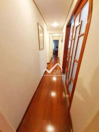 Imagem EXCELENTE COBERTURA MUITO ESPAÇOSA COM 4 VAGAS DE GARAGEM BOX DEMARCADAS E ESCRITURADAS. CONSTRUTORA ANAMAR, PRÉDIO COM APENAS 26 ANOS TOTALMENTE REPA