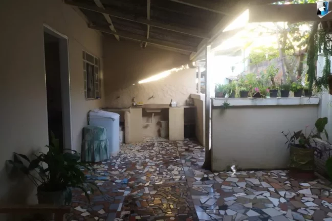 Imagem 2 casas e um ponto comercial no Centro - Tatuí/SP.
