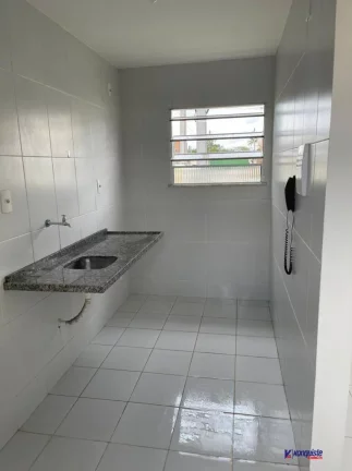 Imagem VENDO CASA 2/4 EM CONDOMINIO NO SIM