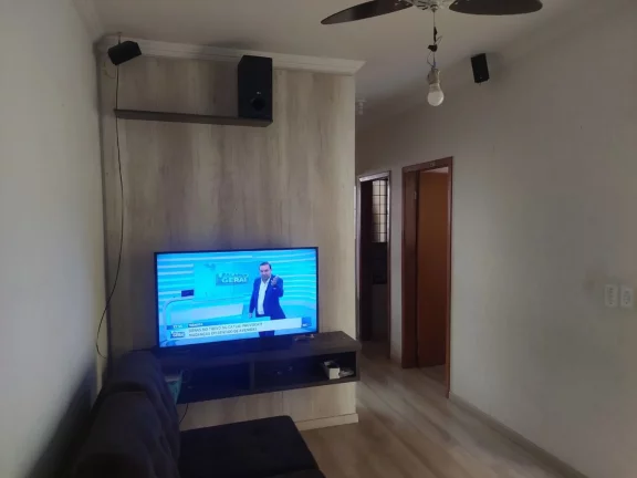 Imagem Casa Usada para Venda, Ouro Verde I, 3 dormitórios, 1 suíte, 2 banheiros, 1 vaga