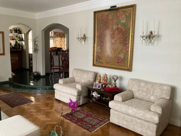 Imagem Apartamento 275 M², 1 por andar, 4Q, 2 Suítes, Ampla sala, 5 banheiro, 4 vagas fixas, depósito, armários, split, próximo metrô, academia, iluminado.