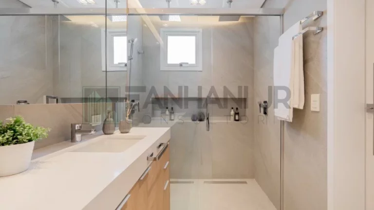 Imagem Venha se encantar com este apartamento de 130m² totalmente reformado, localizado no coração da Vila Nova Conceição. Com 2 quartos, sendo 1 suíte, es