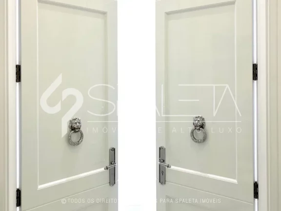 Imagem Cobertura neoclássica com vista permanente e o privilégio do sol da manhã à venda no Residencial Campo Elísios