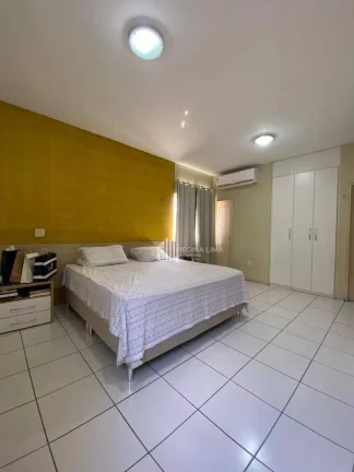 Imagem Casa à venda com 4 dormitórios (três suítes) R$ 1.600.000 - BOM PARA CLINICAS . Jóquei - Teresina/PI