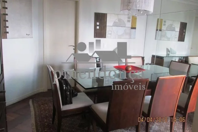 Imagem Apartamento em Perdizes com 04 quartos (02 suí­tes) e 04 vagas, 190m² com varanda gourmet.