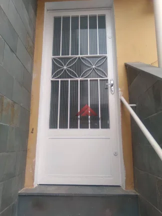 Imagem Sobrado com 3 dormitórios à venda, 135 m² por R$ 300.000,00 - Mutuá - São Gonçalo/RJ