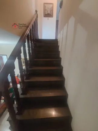 Imagem SOBRADO A VENDA PRÓXIMO AO METRÔ VILA PRUDENTE, SOMENTE 8 MINUTOS A PÉ. 3 DORMITÓRIOS E 4 VAGAS DE GARAGEM. QUINTAL COM CHURRASQUEIRA.