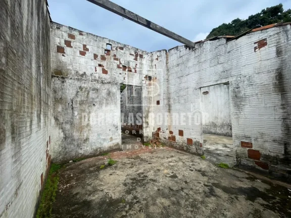 Imagem Imóvel com Terreno Grande e Ótimo Potencial de Valorização