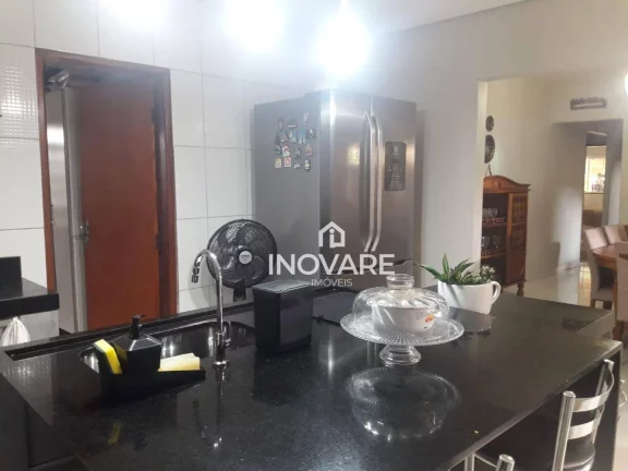 Imagem Casa com 3 dormitórios à venda, 200 m² por R$ 480.000 - Ferreira da Costa - Itumbiara/GO