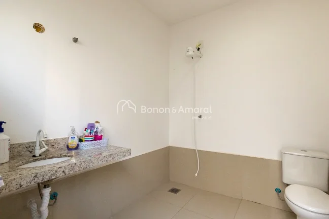 Imagem Apresentamos um galpão comercial com infraestrutura completa, ideal para empresas que buscam um esp...