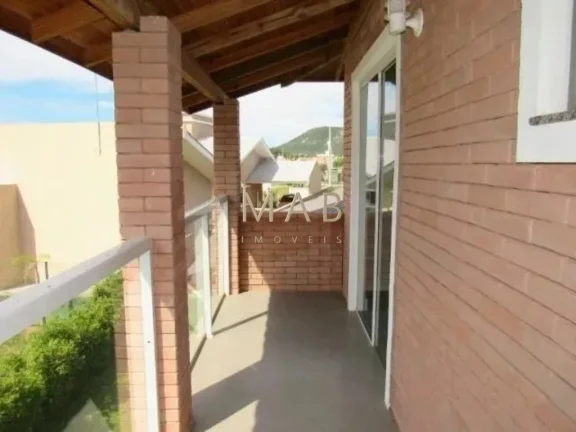 Imagem Casa em Condomínio de Alto Padrão em São João do Rio Vermelho - Florianópolis-SC: 4 quartos, 2 suítes, 2 salas, 3 banheiros, 1 vaga, 200m².