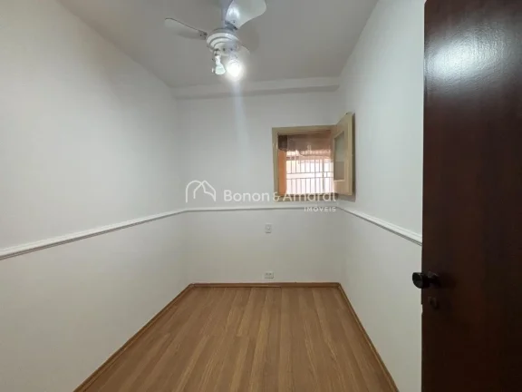 Imagem More com praticidade e excelente localização no coração de Campinas! Este apartamento conta com ...