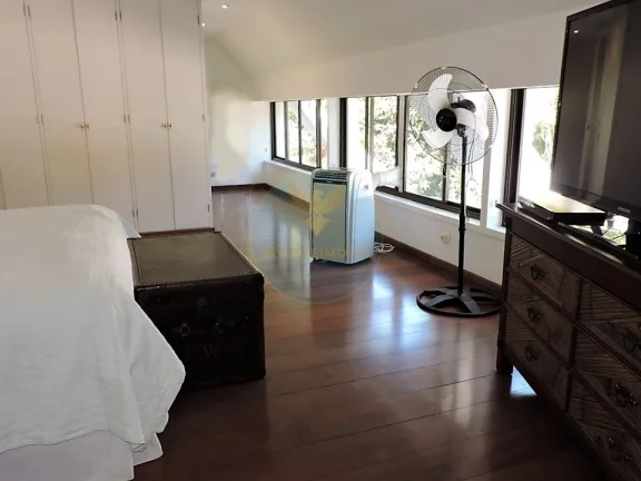 Imagem Casa em Condomínio a Venda no bairro Granja Viana - Carapicuíba, SP