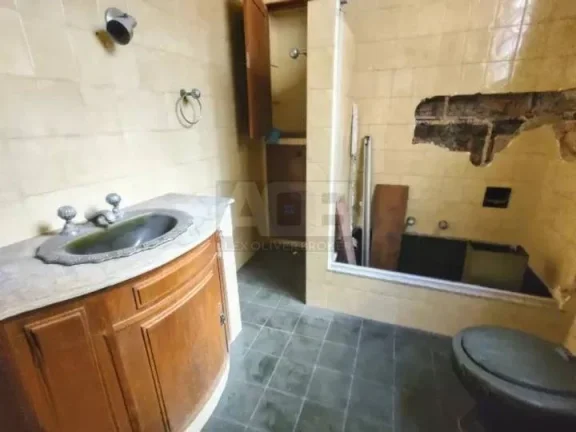 Imagem Apartamento à venda em Copacabana, 233m2, 4 quartos, 1 Vaga, na Bolívar.