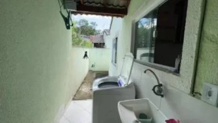 Imagem CASA C/51M2 - 2 QUARTOS - 1 VAGA - INOÃ - MARICÁ/RJ - Valor de avaliação R$ 280.000,00 LEILÃO ÚNICO 12/01/2026 - VALOR INICIAL DE VENDA: R$ 201.600,00