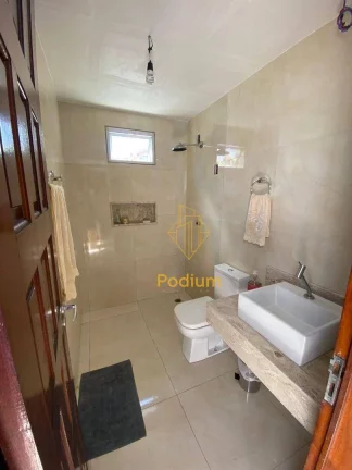 Imagem Casa com dois pavimentos em localização privilegiada no Portal do Sol - CA0071