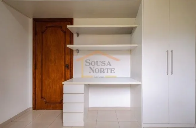 Imagem Sobrado com 175m² de área construída, distribuído em três níveis. Possui 3 dormitórios, sendo...