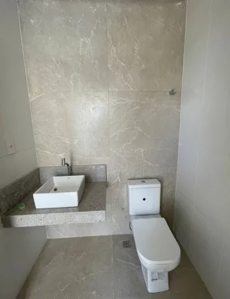 Imagem Terras Alphaville 1 - Casa de 3 suítes com 311m² e 3 vagas de garagem!