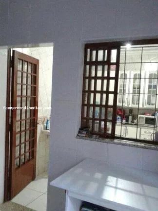 Imagem Sobrado para Venda em Limeira, Jardim Palmeiras, 4 dormitórios, 2 banheiros, 4 vagas