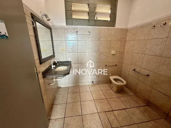 Imagem Casa com 3 dormitórios para alugar, 245 m² por R$ 2.000,00/mês - Setor Central - Itumbiara/GO