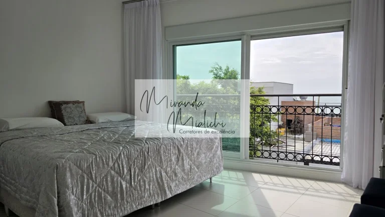 Imagem Cobertura Duplex para alugar em Canasvieiras com 3 quartos, sendo 3 suítes, 175m²