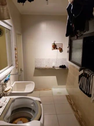 Imagem Amplo apartamento à venda em Santos na Ponta da Praia
