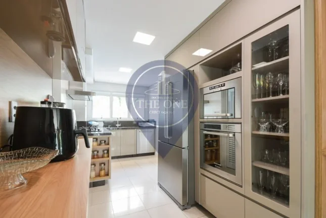 Imagem Imperdível: Apartamento de Luxo na Vila Mariana, São Paulo-SP - 4 quartos, 3 suítes, 2 salas, 5 banheiros, 3 vagas - 200m²