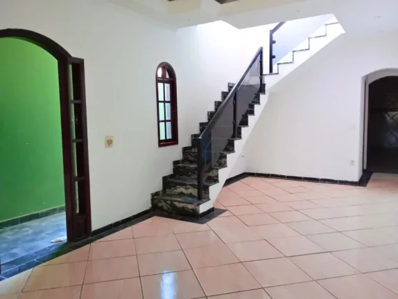 Imagem Sobrado com 3 dormitórios à venda, 321 m² por R$ 854.000,00 - Vila Perracini - Poá/SP