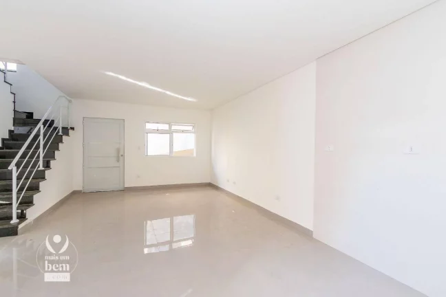 Imagem Sobrado em Condomínio Fechado à venda no Xaxim, com 3 quartos, suíte, terraço com churrasqueira e 1 vaga
