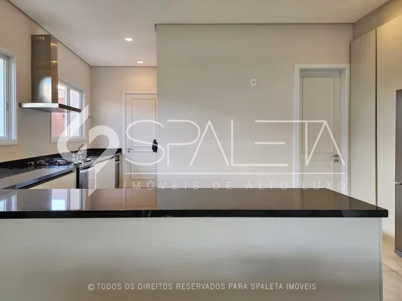 Imagem Linda residência com arquitetura toscana à venda no Boulevard da Fazenda da Grama