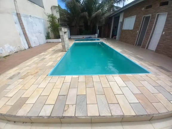 Imagem Casa Térrea com 2 Piscina em Bairro Residencial - Peruíbe